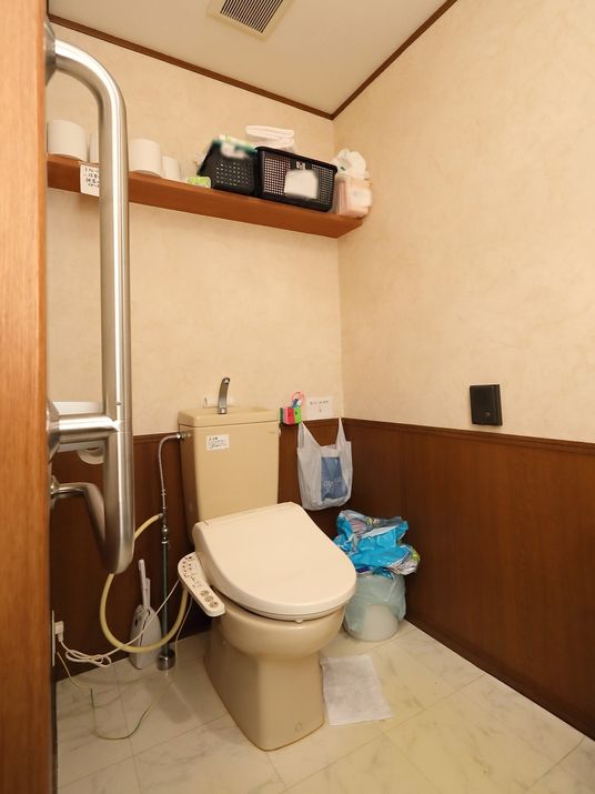 手すり付きトイレ空間