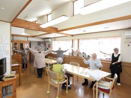 多目的室での健康体操