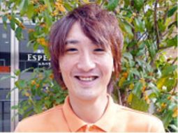 笑顔のスタッフイメージ