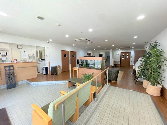 清潔なリビング風空間