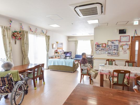 暖かみのある居室風景