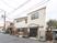 閑静な住宅街の外観