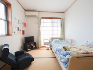 明るい和室の居室