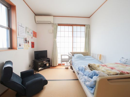 明るい和室の居室