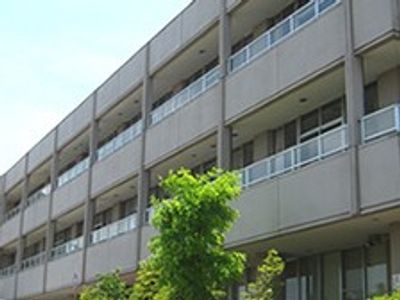 広々とした建物の外観