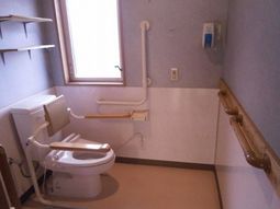 バリアフリーなトイレ設備