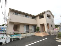 清潔感のある二階建て建物