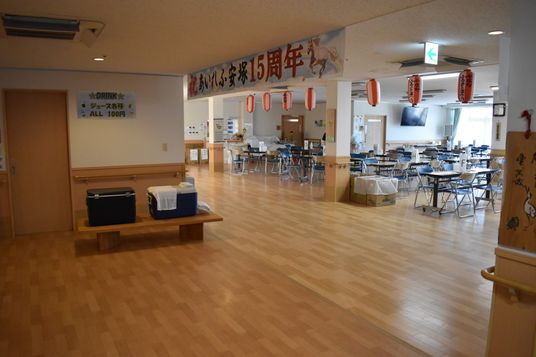 広い食堂の様子  
