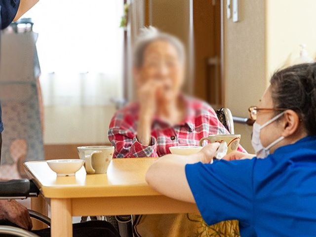 交流が行われる部屋 多目的室 多目的室では、入居者同士が交流できる温かな環境が整っています。車椅子でも快適です。