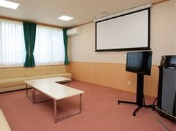 明るい多目的室の一角