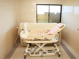 快適な機能性ベッドと室内