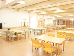 明るい食堂のサロン