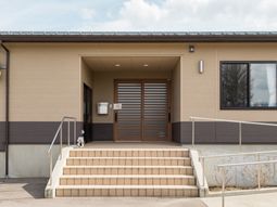 清潔な外観の入り口