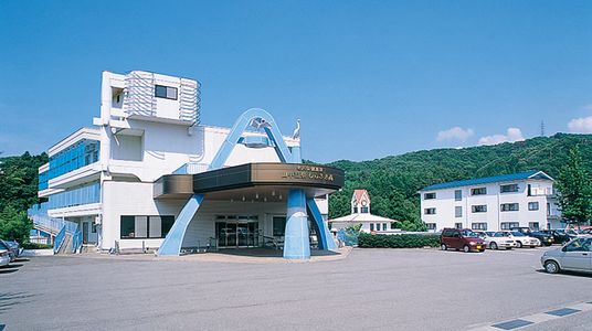 広々した外観
