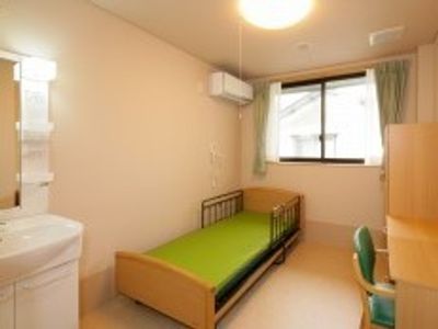居室のシンプルな内装