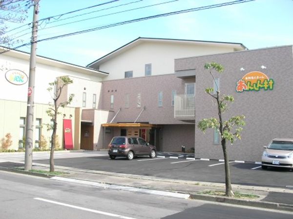 清潔感ある施設の外観