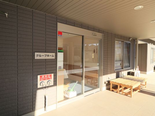 温かみのあるエントランス