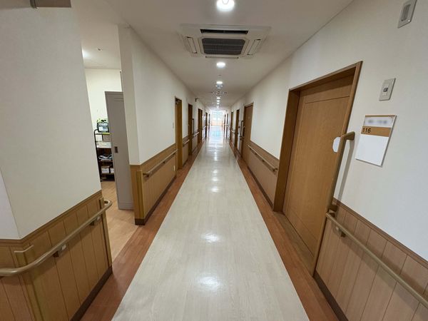 まっすぐな廊下