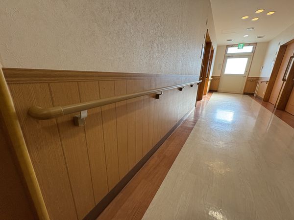 手すりのある廊下