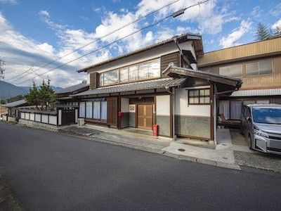 和風の建物の外観