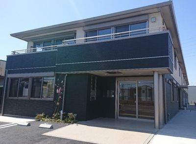 モダンな建物の外観