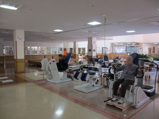 訓練器具のある室内