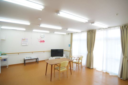 明るい広々とした部屋
