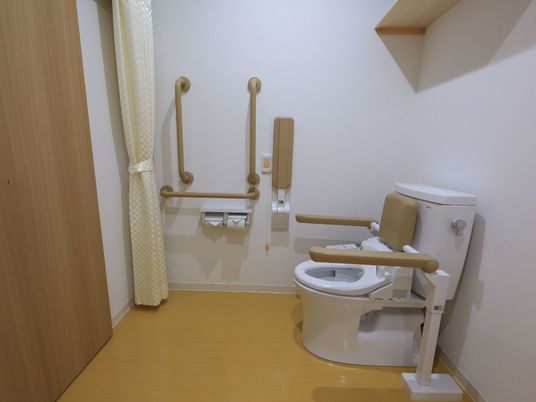 バリアフリー対応のトイレ