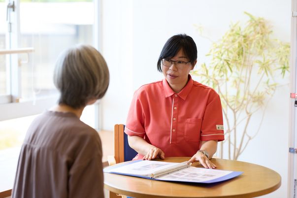 相談の様子が見える居室