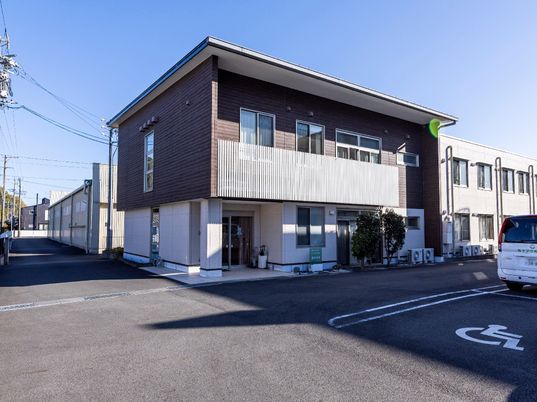 清潔な外観の建物