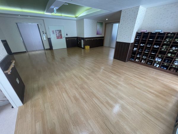 広いフロント前廊下
