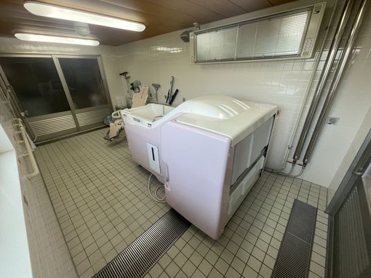 設備の整った浴室