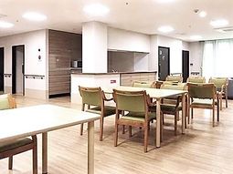 明るいダイニングスペース