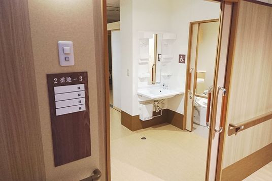 手洗い付きの入口