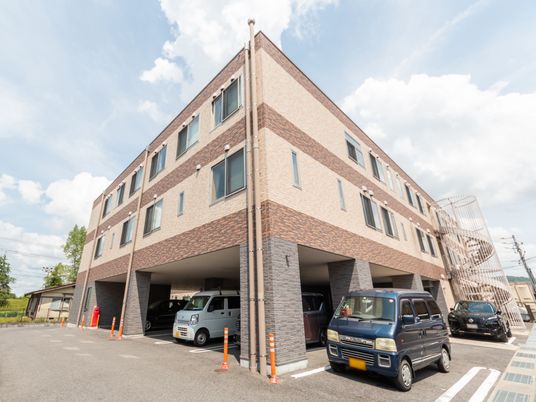 堂々とした施設の外観