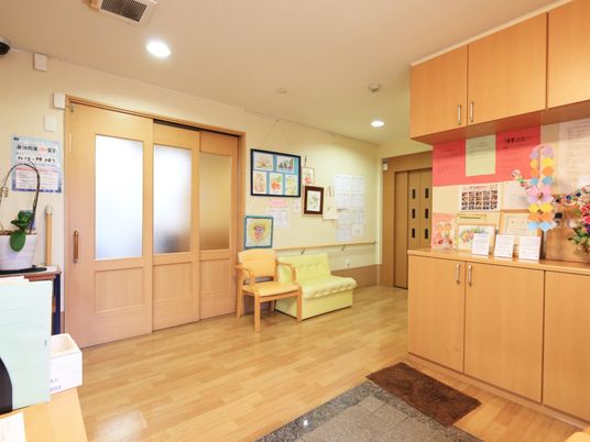 温かみのあるロビー風景