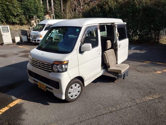 車いす対応送迎車  
