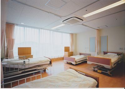 明るい居室の一角