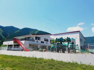 遊具がある施設外観