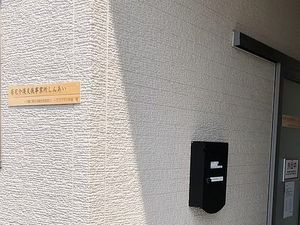 掲示板のある廊下  