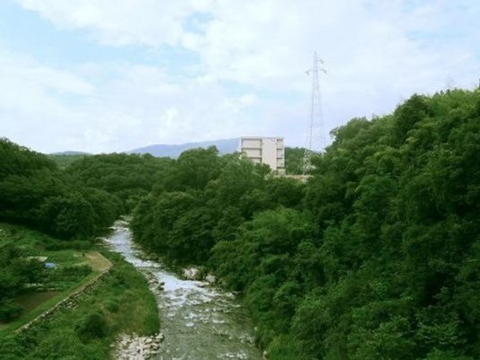 豊かな自然に囲まれた施設