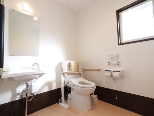 バリアフリーのトイレ設備
