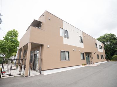 清潔感のある外観の建物