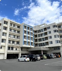 広々とした建物の外観