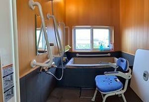 自然光が入る浴室