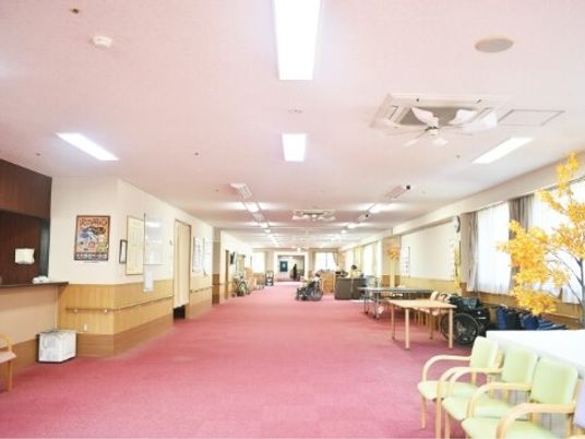 ゆったり作業できる共有エリア