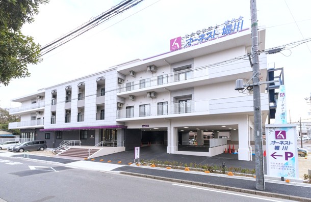 オーネスト堀川の外観