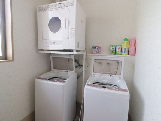 洗濯機と乾燥機の設備