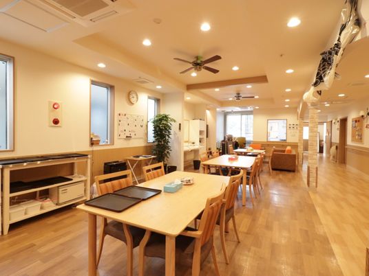 広々とした快適な食堂