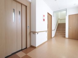 清潔感のある廊下空間